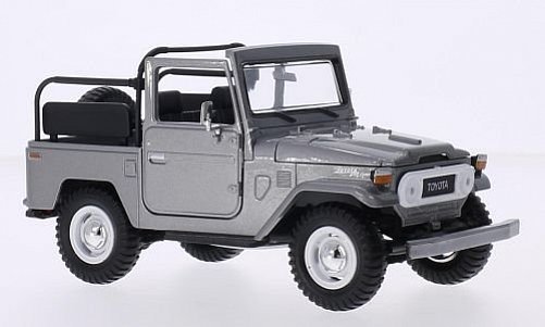 Toyota FJ40 Land Cruiser, silver